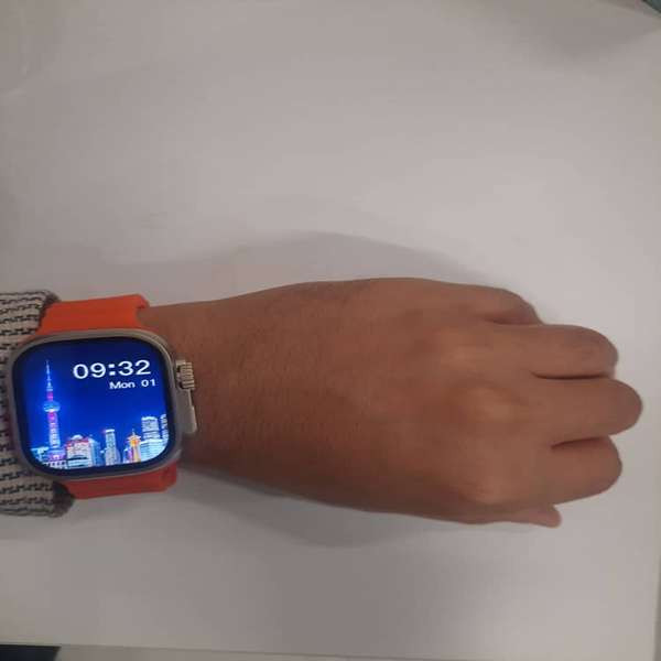 ساعت هوشمند مدل s9 ultra 2 big دارای قابلیت های کنترل موسیقی، شمارنده ضربان قلب، مکالمه از طریق بلوتوث، پشتیبانی از زبان فارسی، قابلیت تغییر طرح ساعت یا تم ، بند سیلیکون